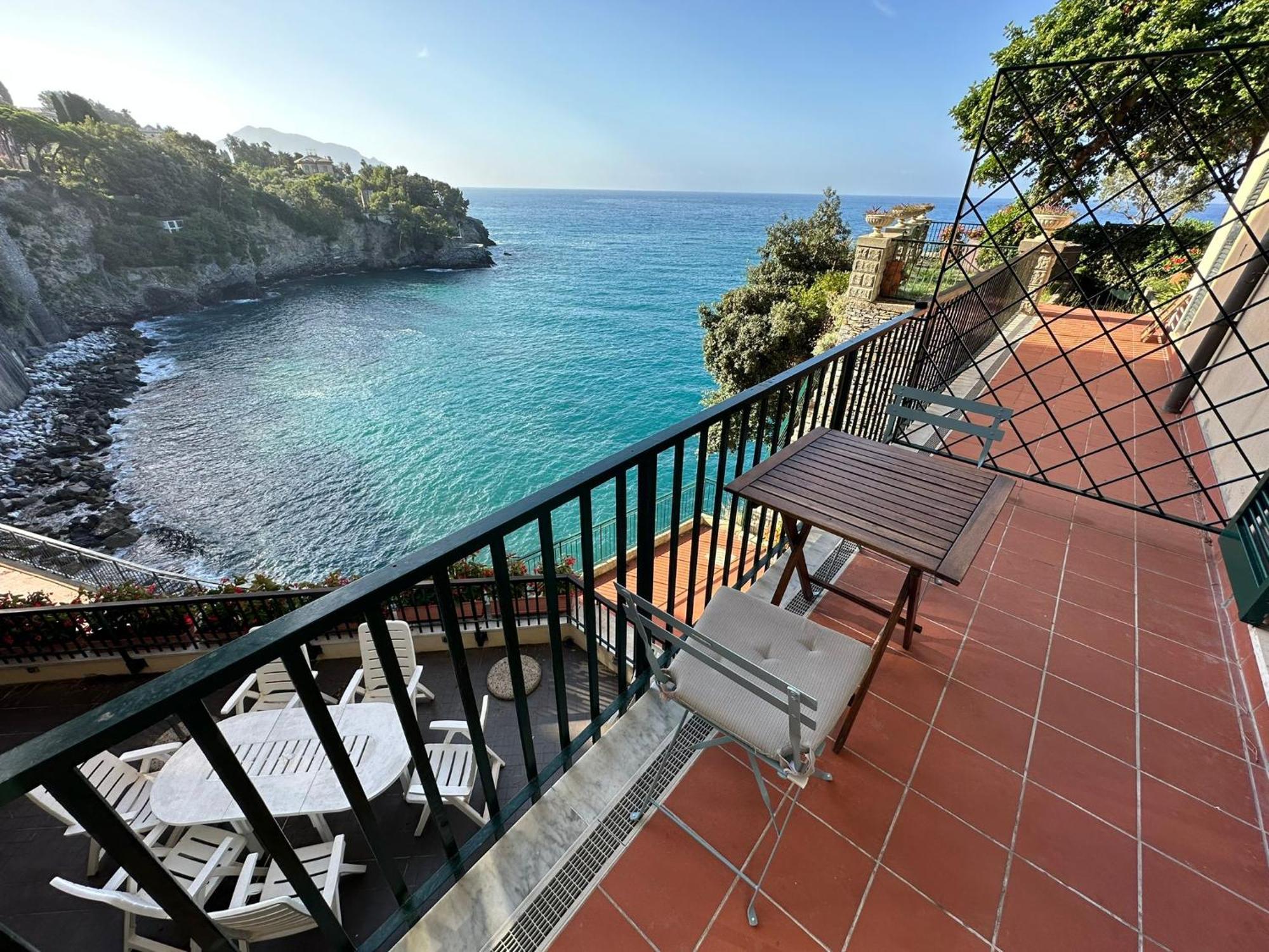 Pieve Ligure A Picco Sul Mare Con Piscina Villa Regina Exterior foto